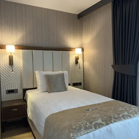 Trademark Collection By Wyndham Operla Airport Hotel