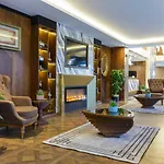 Trademark By Wyndham Operla Airport 3*