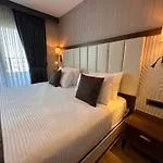 Trademark By Wyndham Operla Airport Szálloda 3*