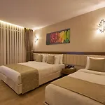 Szálloda Trademark By Wyndham Operla Airport 3*