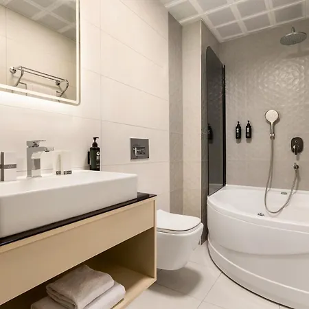 Hotel Trademark By Wyndham Operla Airport Arnavutkoy