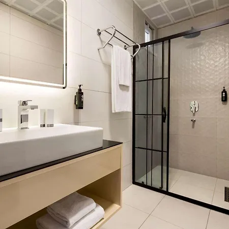 Trademark By Wyndham Operla Airport Hotel