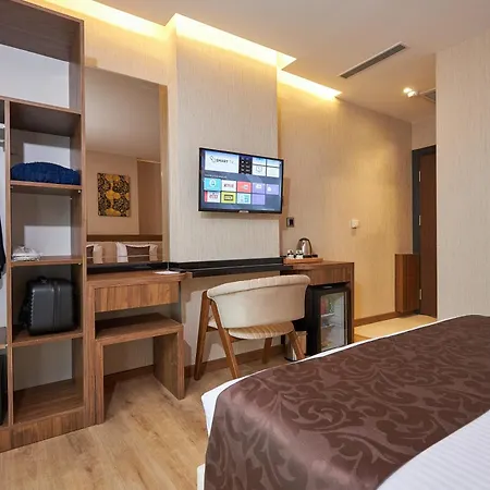 Trademark By Wyndham Operla Airport Hotel 3*