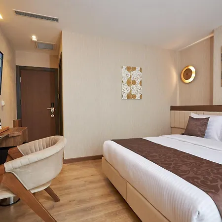 Trademark Collection By Wyndham Operla Airport 4*