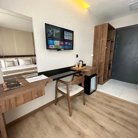 Trademark By Wyndham Operla Airport Hotel 3*