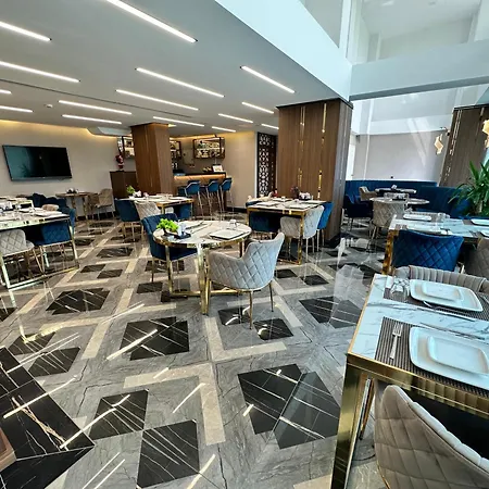 Trademark By Wyndham Operla Airport 3*