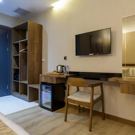 Trademark Collection By Wyndham Operla Airport Szálloda 4*