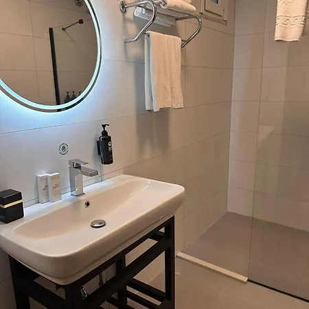 Hotel Trademark By Wyndham Operla Airport Arnavutkoy