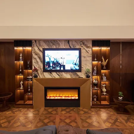 Trademark By Wyndham Operla Airport