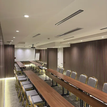 Hotel Trademark By Wyndham Operla Airport Arnavutkoy