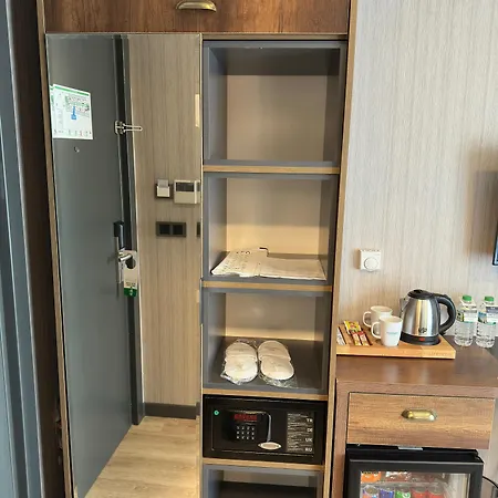 Trademark By Wyndham Operla Airport Hotel 4*
